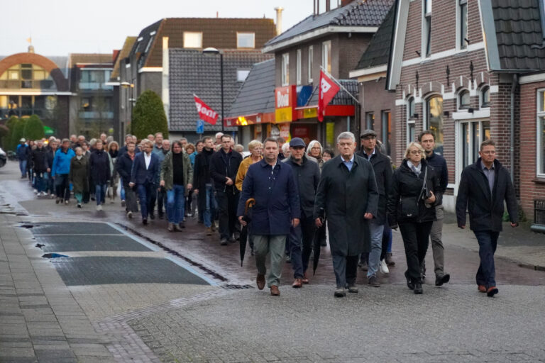 Stille tocht van Oude Kerk naar station Putten